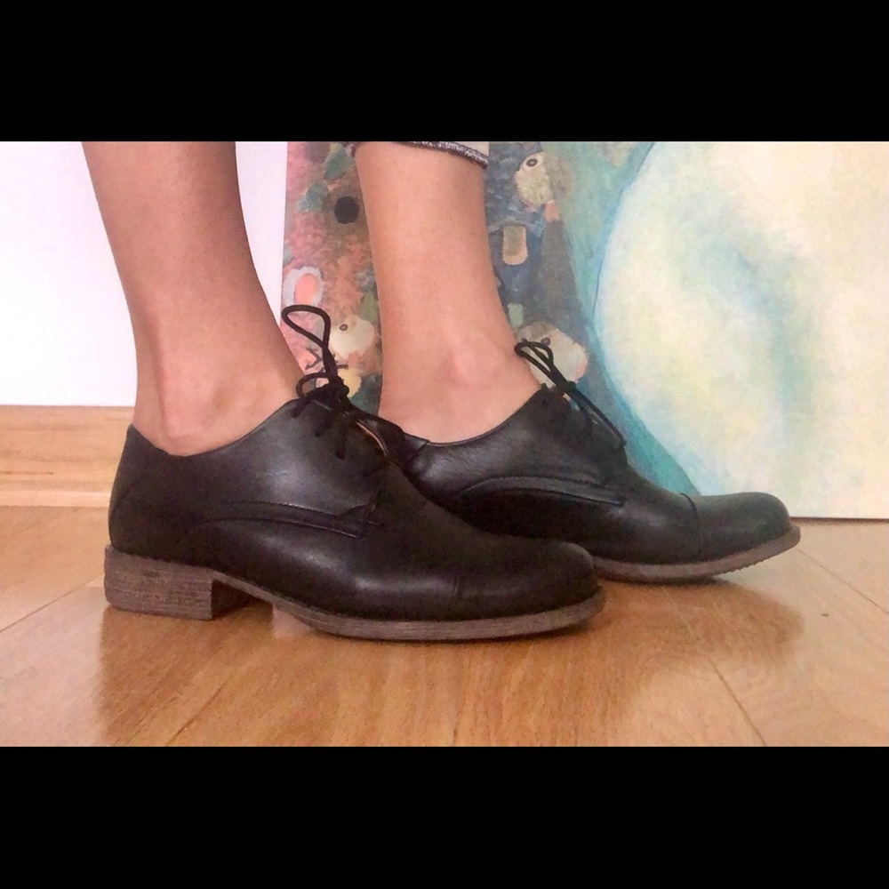 Mix Mooz incredible oxfords shoes.